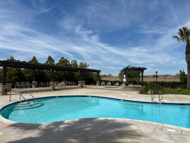 Building Photo - COMING SOON! Heather Ridge 2 Bedroom Townh...