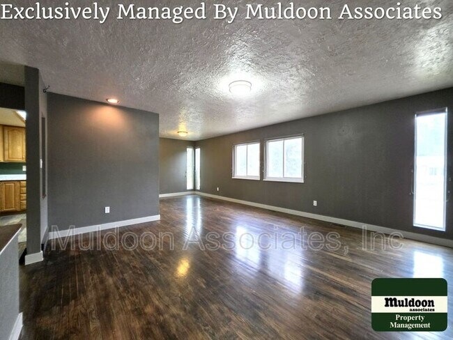 Building Photo - 1450 Luna Vista St