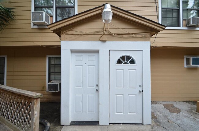 Building Photo - 518 1/2 Hawthorne St