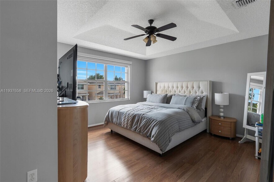 Building Photo - 4055 Eastridge Dr