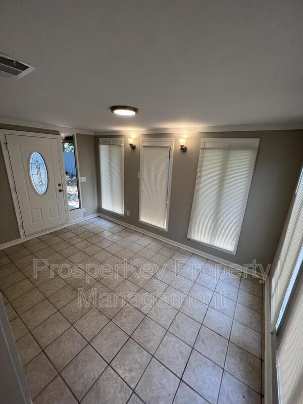 Building Photo - 615 Buford Dr