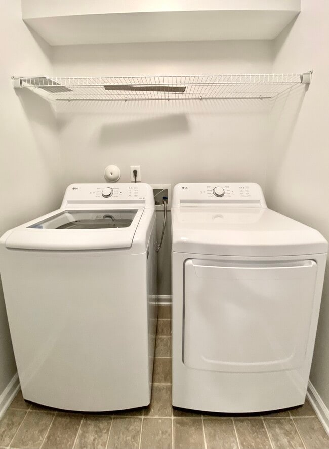 Building Photo - 1328 Stone Manor Dr