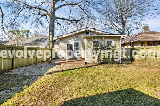 Building Photo - 246 N Watkins St