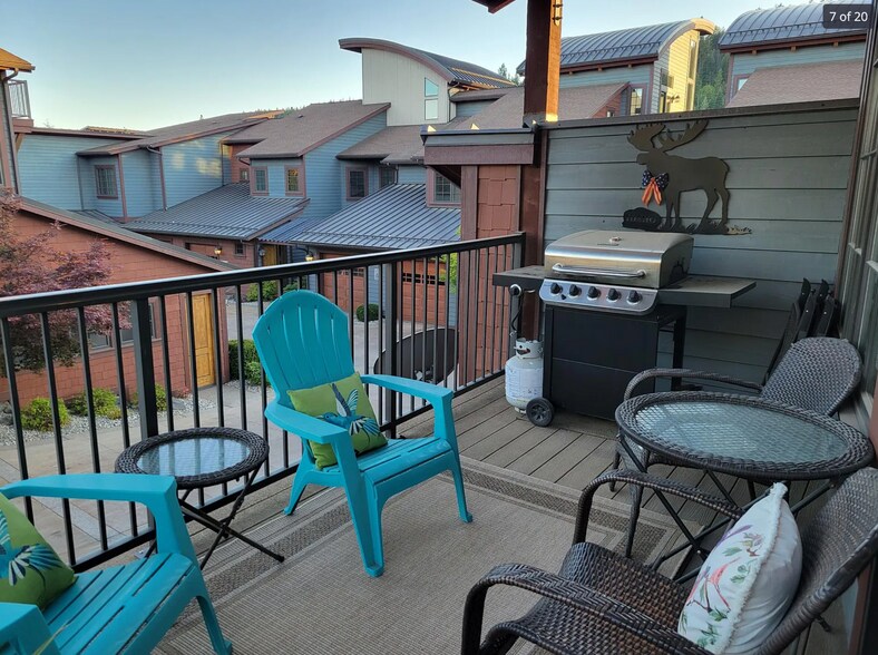 Porch with BBQ Grill - 2090 W Bellerive Ln