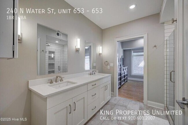 Building Photo - 240 N Water St