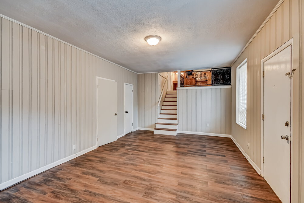 Building Photo - 909 Winchester Dr