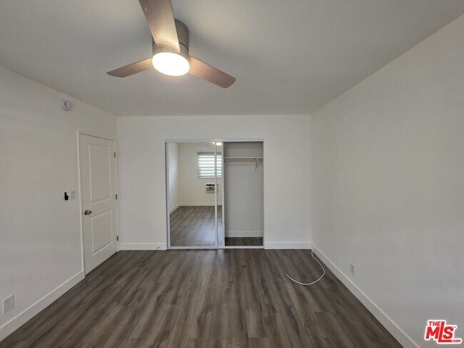 Building Photo - 707 Strand St