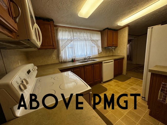 Building Photo - Campobello Country Living