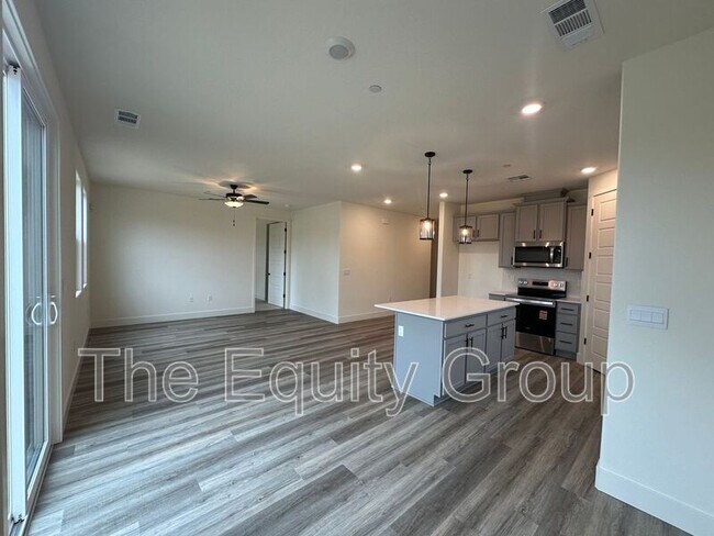 Building Photo - 6925 W Grove Ave