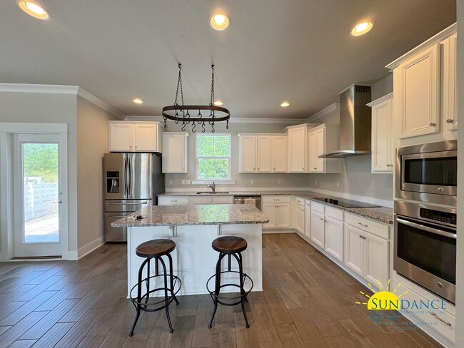 Building Photo - Magnificent 3 Bedroom Home in Santa Rosa B...