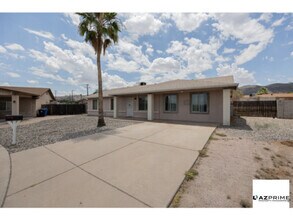 Building Photo - Live large in this stylish 4/2 Phoenix House!