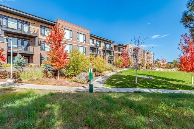 Building Photo - 6618 E Lowry Blvd