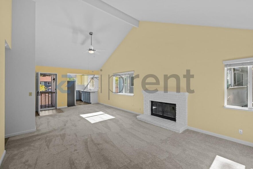 Building Photo - 1894 Shirley Dr