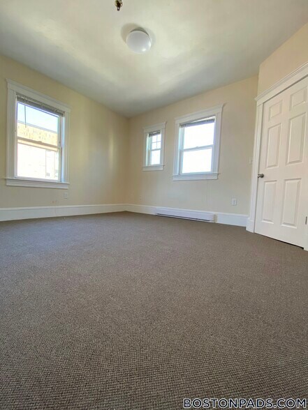 Building Photo - 402 Neponset Ave