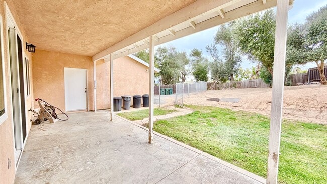 Building Photo - Nicely Updated Single-Story on quiet cul-de-sac Street just Minutes to Downtown Fallbrook!