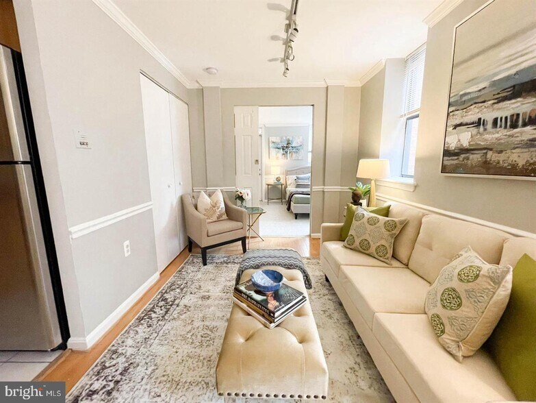 Building Photo - 1436 Meridian Pl NW