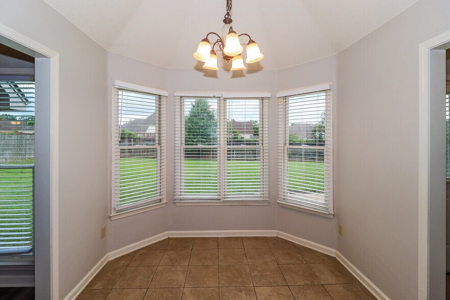 Building Photo - 5053 Winberry St