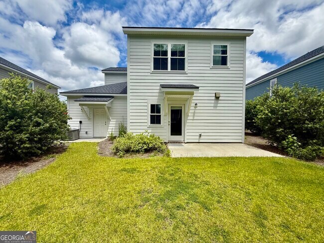 Building Photo - 85 Lake Lily Dr