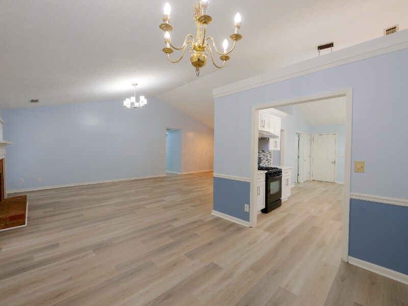 Building Photo - 2218 Willow Crest Cir