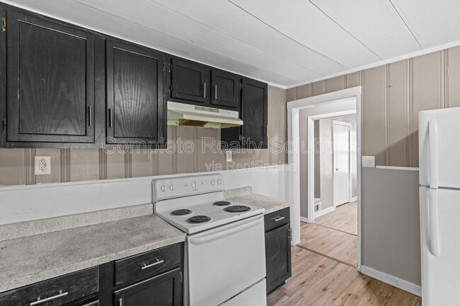 Building Photo - 2724 Pasteur Ave