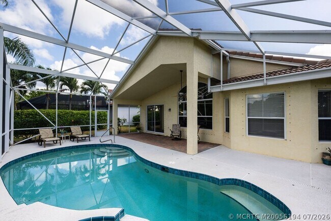 Building Photo - 2096 NW Marsh Rabbit Ln