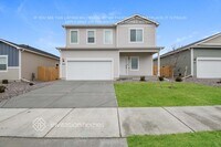 Building Photo - 2161 Christina St