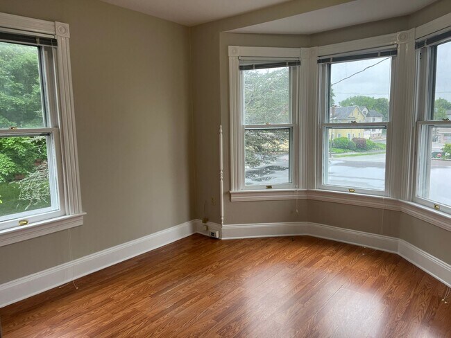 Building Photo - 16A Manor Ave