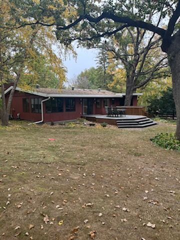 Building Photo - Midcentury home across from Lake Johanna w...