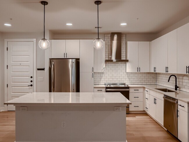 Building Photo - 3101 Govalle Ave