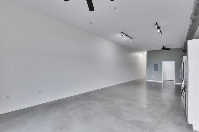 Building Photo - 2235 E 6th St
