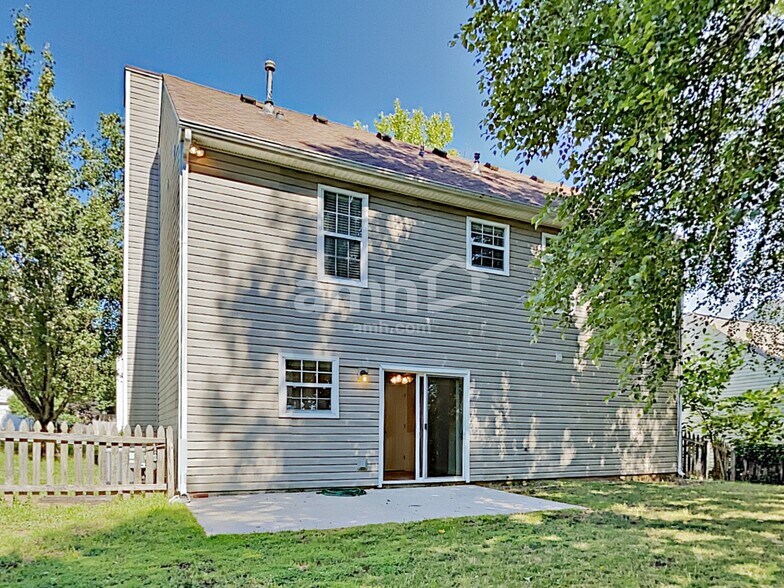 Building Photo - 3145 Sentinel Pky