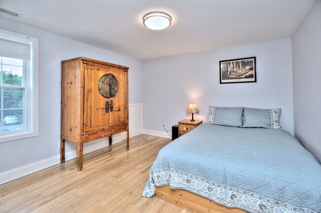 Building Photo - 8 Bauer Pl