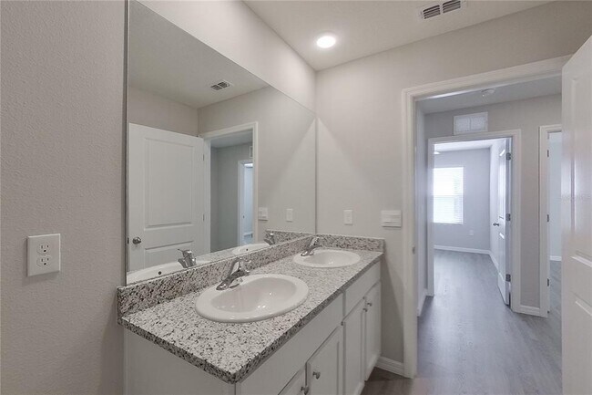Building Photo - 8616 SW 44th Ct
