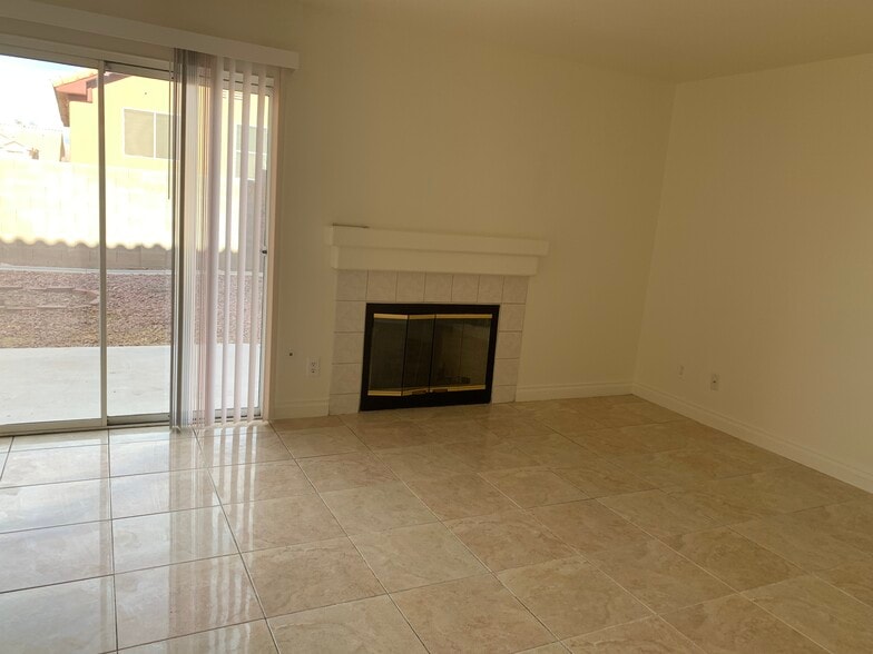 Building Photo - 6404 Rose Tree Ln