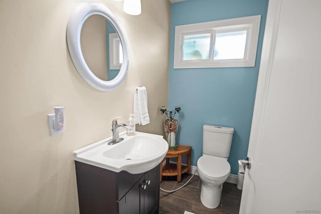 Building Photo - 1040 Alameda Blvd