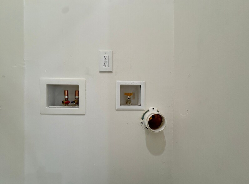 Building Photo - 1038 62nd St