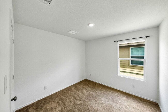 Building Photo - Up to 1 Month of FREE RENT!!!