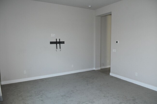 Building Photo - 7031 N 85th Ln