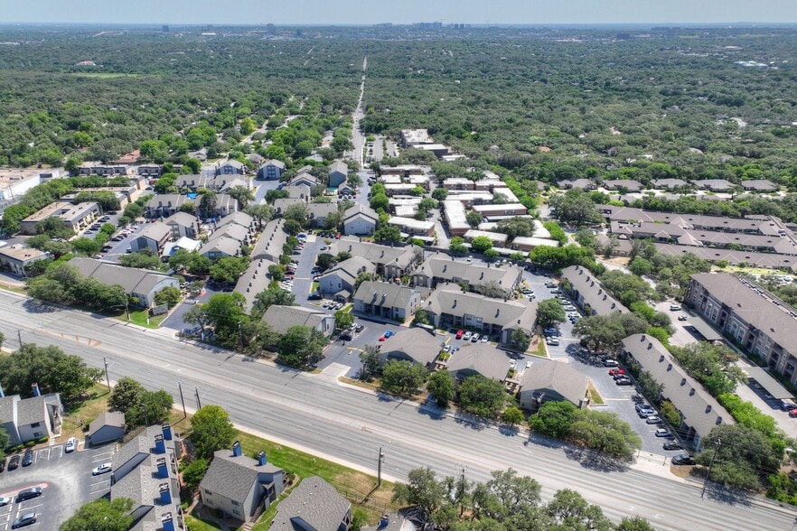 Primary Photo - The Place at Oak Hills