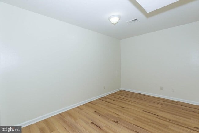 Building Photo - 124 Pony Cir