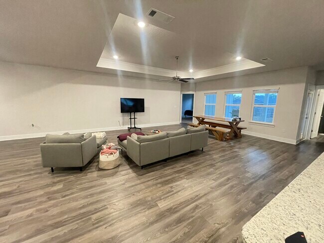 Building Photo - 6172 Forest Bay Ave