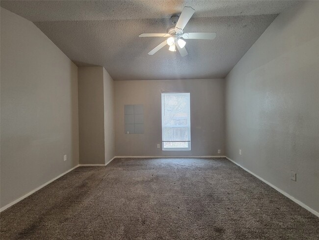 Building Photo - 9571 Olde Towne Row