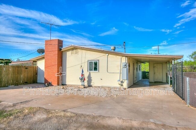 Building Photo - 1510 Loop Dr