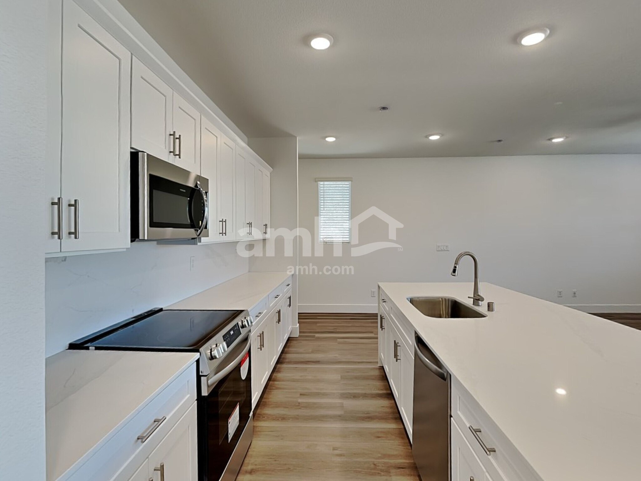 Building Photo - 11178 Magallanes St