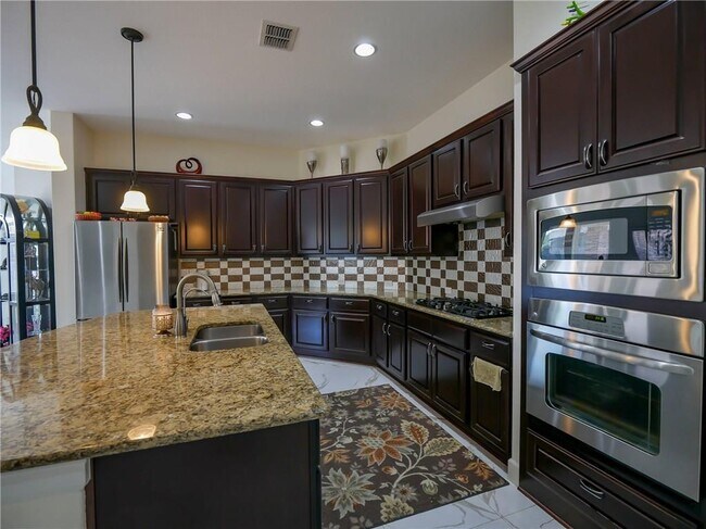 Building Photo - 305 Navigator Dr