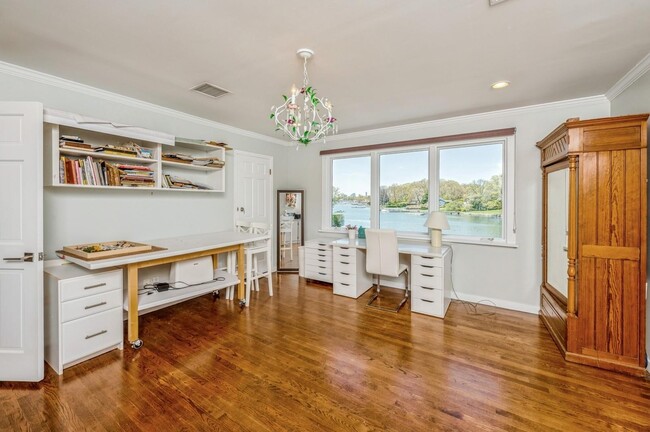 Building Photo - 810 Pirates Cove
