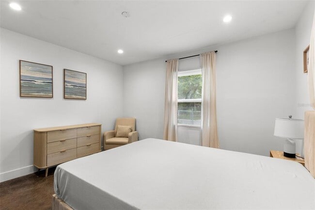 Building Photo - 1805 Springtime Ave