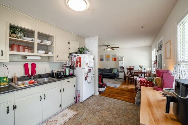 Building Photo - 2019 S Lumpkin St