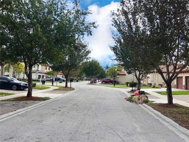 Building Photo - 422 SE 34th Terrace