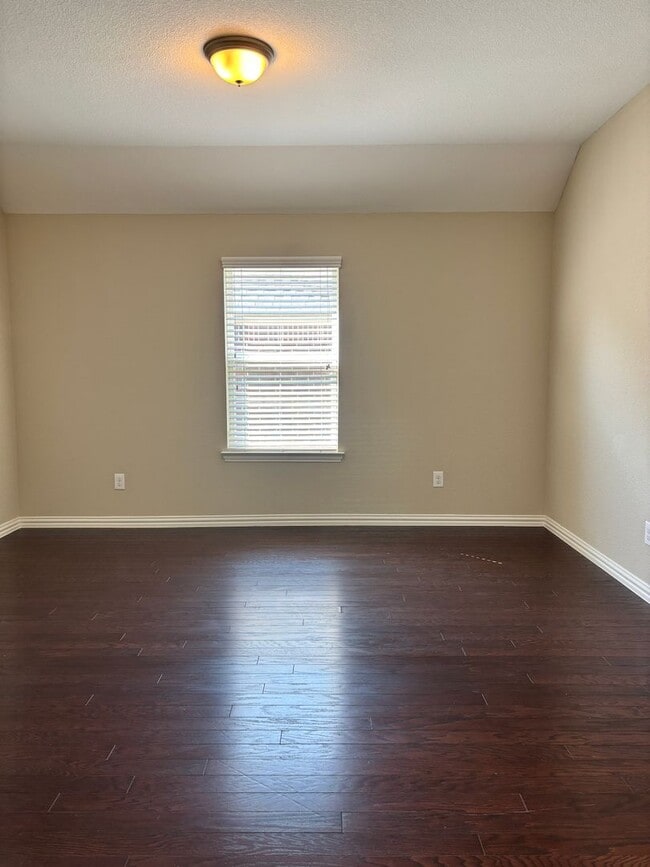 Building Photo - 8020 Horseman Rd